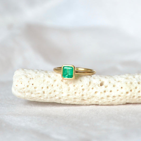 Emerald Alonissos Ring